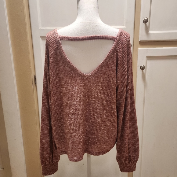 So Women's Open Back Long-sleeved Sweater NWT - Picture 7 of 10